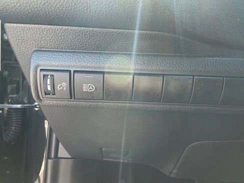 Used 2022 Toyota Corolla LE FWD image 10