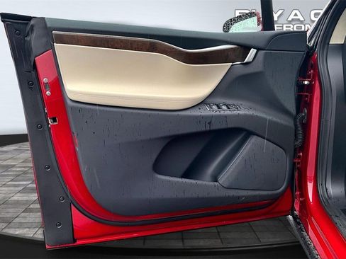 Used 2017 Tesla Model X 75D image 23