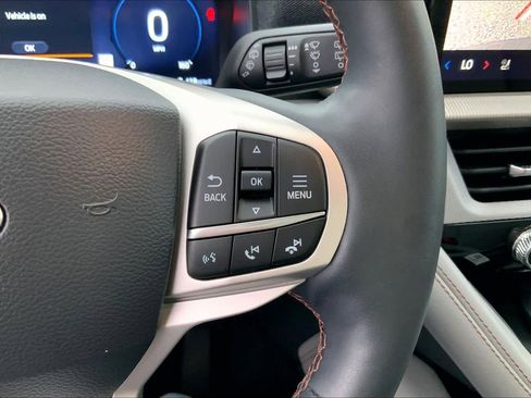 Used 2025 Ford Explorer Active w/ Active Comfort Package RWD image 24