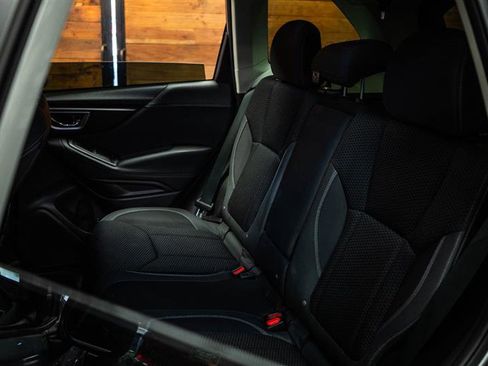 Used 2022 Subaru Forester Premium image 11