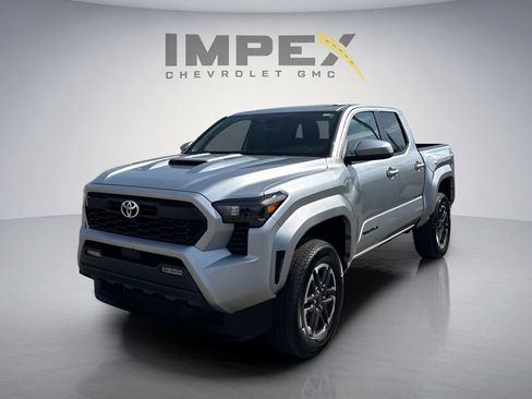 Used 2025 Toyota Tacoma TRD Sport AWD/4WD image 1