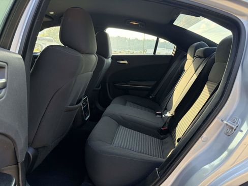 Used 2023 Dodge Charger SXT RWD image 3