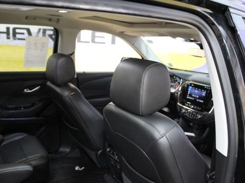 Used 2021 Chevrolet Traverse Premier w/ Redline Edition AWD/4WD image 10