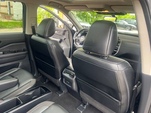 Certified 2024 Nissan Pathfinder SL w/ SL Premium Package AWD/4WD image 16