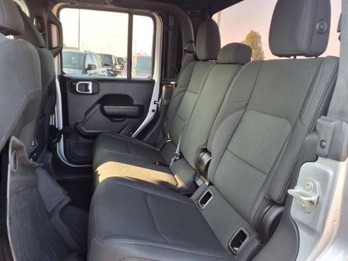 Certified 2023 Jeep Gladiator Sport image 10