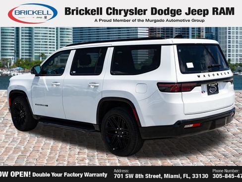 Used 2025 Jeep Wagoneer Series II w/ Convenience Group I AWD/4WD image 8