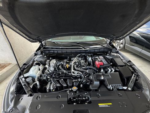 Used 2025 Nissan Altima 2.5 SV FWD image 33