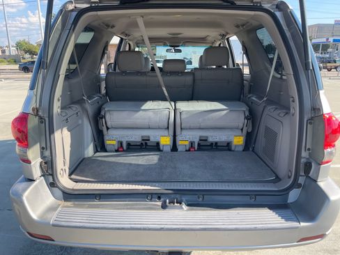 Used 2007 Toyota Sequoia SR5 RWD image 14