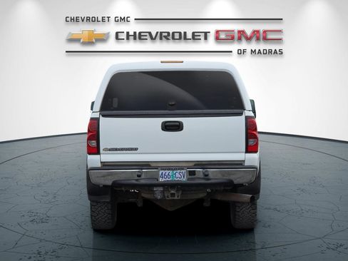 Used 2006 Chevrolet Silverado 2500 LT w/ Heavy-Duty Power Package image 4