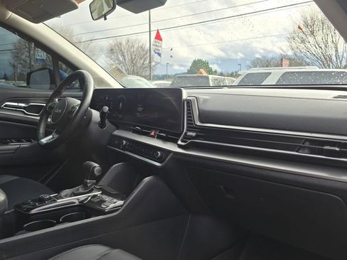 Used 2023 Kia Sportage SX image 12