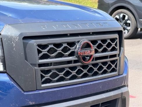 Used 2022 Nissan Frontier PRO-4X w/ Pro-4X Premium Package AWD/4WD image 17