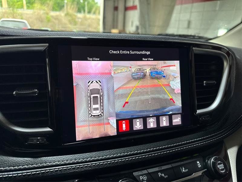 Used 2023 Chrysler Pacifica Touring-L w/ Uconnect Theater Family Group FWD image 41