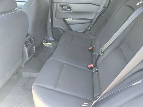Used 2024 Nissan Rogue S AWD/4WD image 4