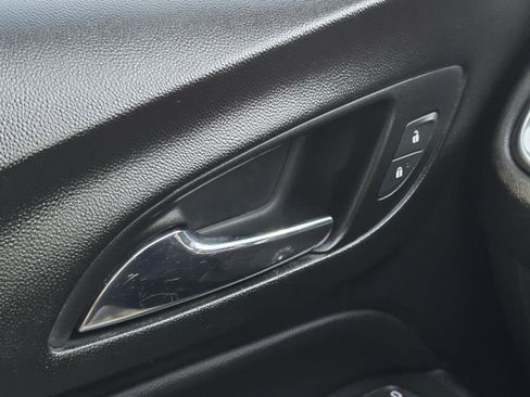 Used 2021 Chevrolet Equinox LT image 10