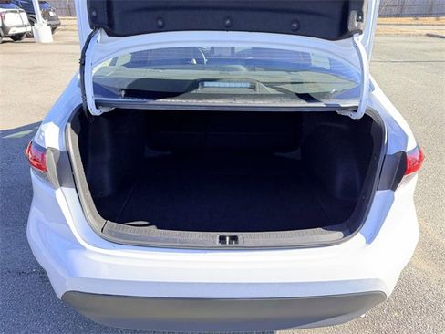 Used 2024 Toyota Corolla LE image 14