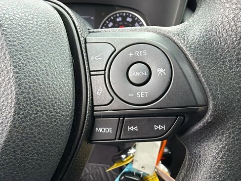 Used 2019 Toyota RAV4 LE image 23