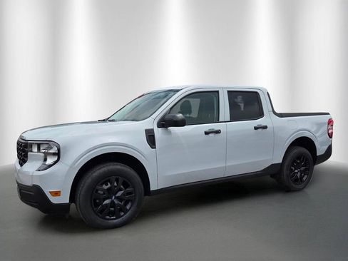 Used 2025 Ford Maverick XL w/ Equipment Group 102A AWD/4WD image 2