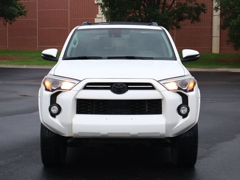 Used 2020 Toyota 4Runner SR5 Premium w/ Moonroof Package AWD/4WD image 26
