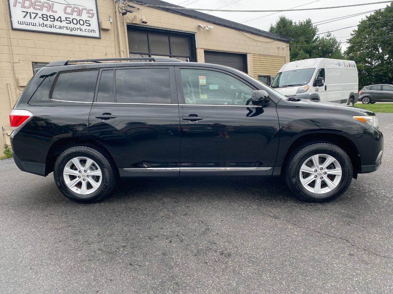 Used 2013 Toyota Highlander SE AWD/4WD image 2