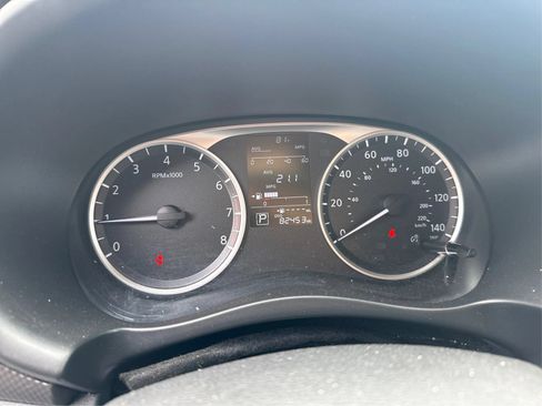 Used 2018 Nissan Kicks S FWD image 16