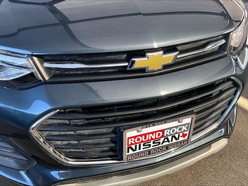 Used 2022 Chevrolet Trax LT w/ LT Convenience Package image 28