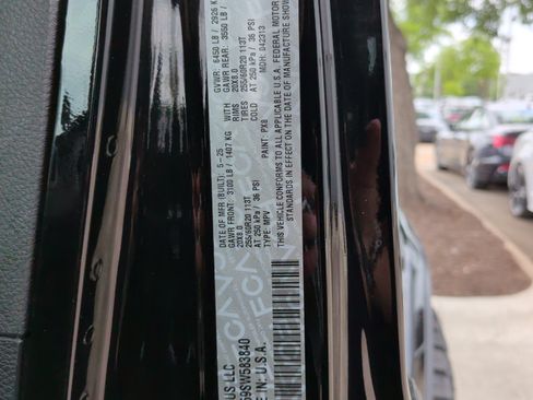 Used 2025 Jeep Wrangler Unlimited Sahara AWD/4WD image 37