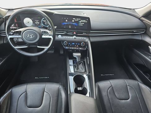 Used 2022 Hyundai Elantra Limited FWD image 10
