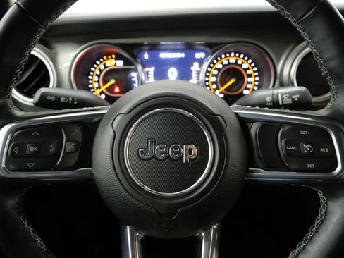 Used 2022 Jeep Wrangler Unlimited Sahara w/ Cold Weather Group AWD/4WD image 16