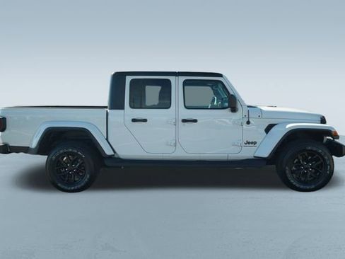 Used 2023 Jeep Gladiator Sport image 10