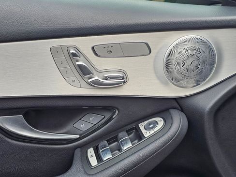 Used 2019 Mercedes-Benz GLC 300 4MATIC image 24