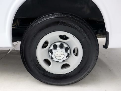 Used 2017 Chevrolet Express 3500 LS RWD image 27
