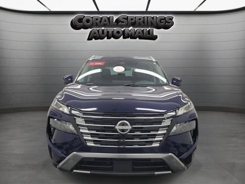 Certified 2025 Nissan Rogue SL FWD image 2