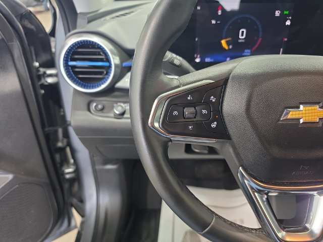 Used 2025 Chevrolet Trax LT w/ Driver Confidence Package FWD image 17