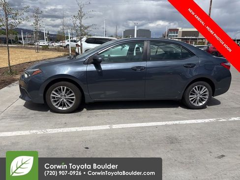 Used 2014 Toyota Corolla LE FWD image 2