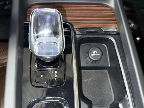 Used 2023 Volvo XC60 B5 Ultimate AWD/4WD image 25