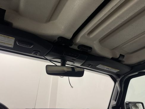 Used 2023 Jeep Gladiator Sport AWD/4WD image 26