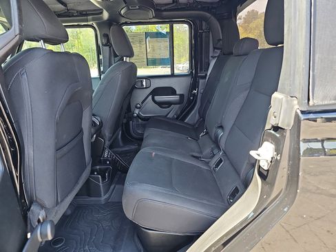 Used 2022 Jeep Gladiator Sport image 14