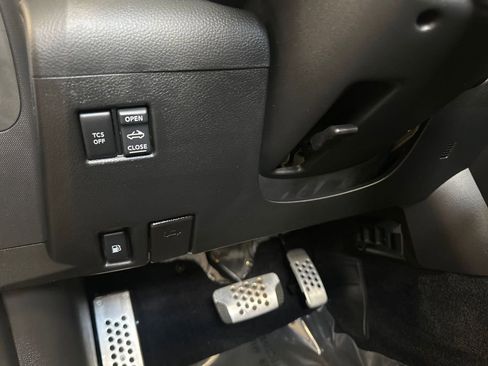 Used 2004 Nissan 350Z Enthusiast w/ Side Airbags Pkg image 54