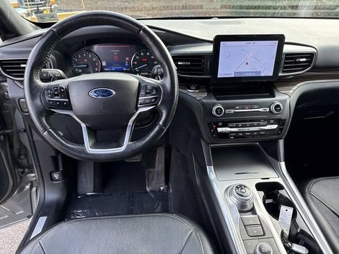 Used 2020 Ford Explorer Limited image 18