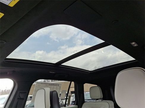 New 2026 Lincoln Aviator Black Label w/ Jet Appearance Package AWD/4WD image 7