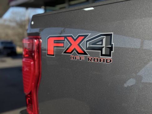 Used 2022 Ford F250 Lariat w/ Lariat Ultimate Package image 13