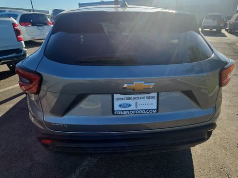 Used 2025 Chevrolet Trax LS FWD image 8