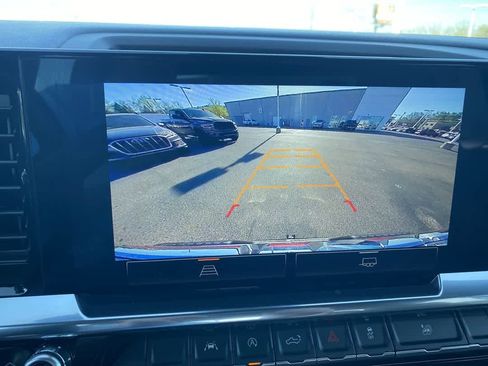 Used 2025 GMC Sierra 1500 SLT image 17