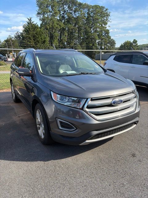 Used 2017 Ford Edge Titanium w/ Technology Package FWD image 2