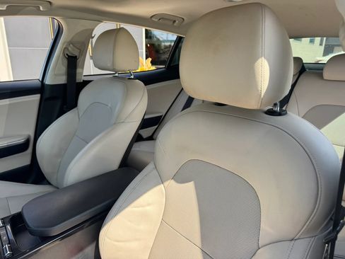 Used 2018 Kia Stinger Premium RWD image 15