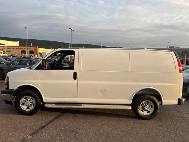 Used 2025 Chevrolet Express 2500 w/ Driver Convenience Package RWD image 8