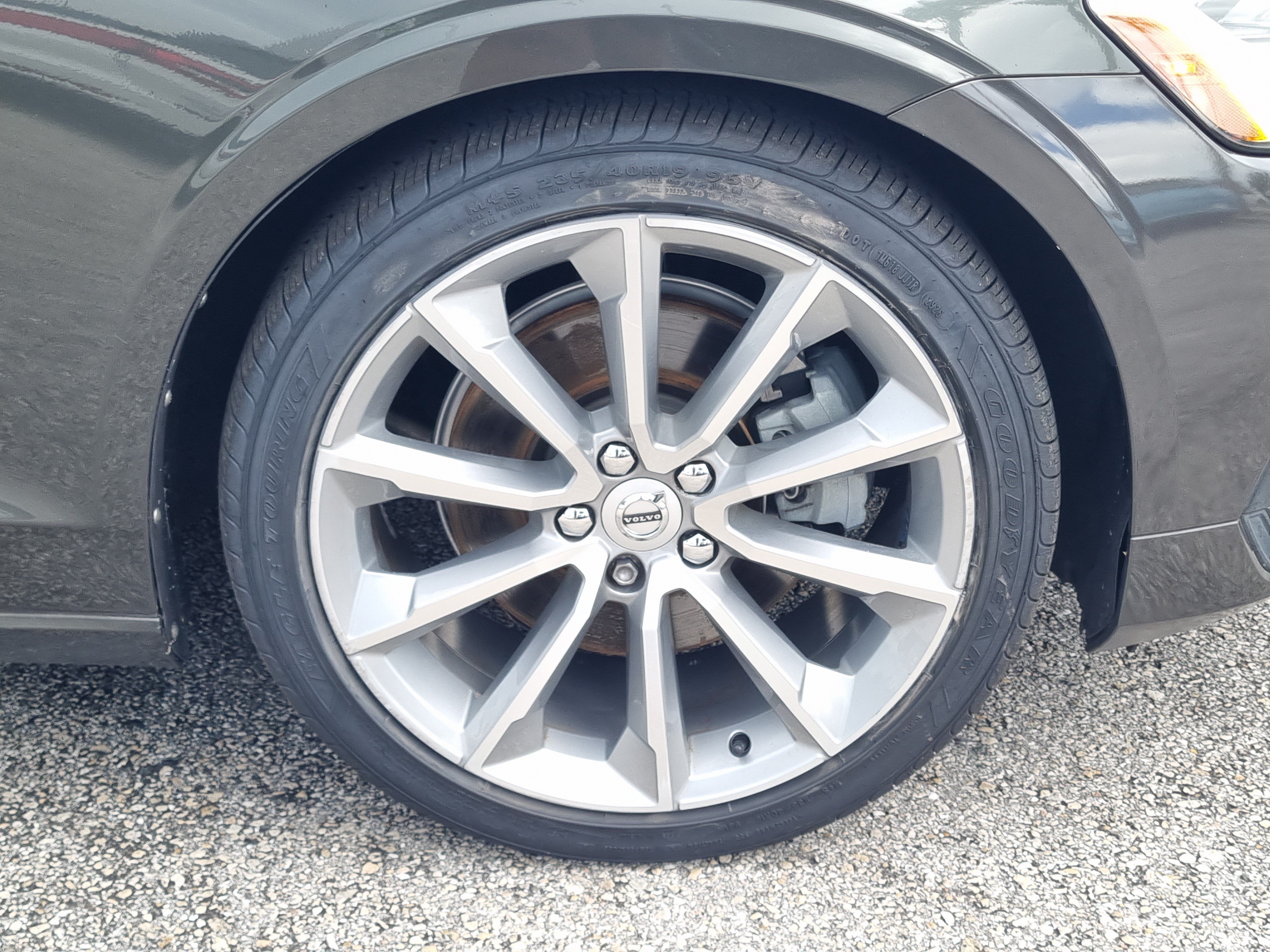 Used 2020 Volvo V60 T5 Momentum FWD image 9