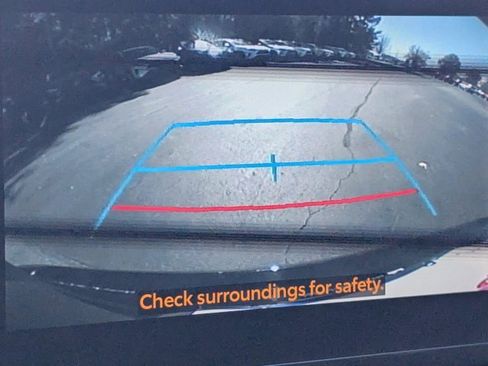 Used 2023 Toyota Highlander XLE image 26