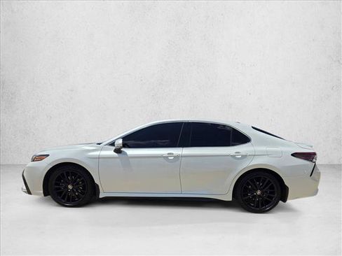 Used 2021 Toyota Camry XSE FWD image 9