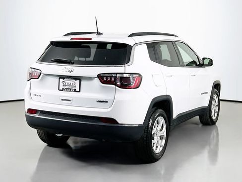 Used 2024 Jeep Compass Latitude AWD/4WD image 7